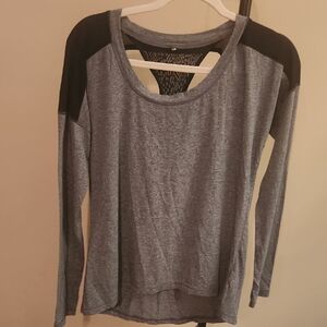 CALIA by Carrie Underwood Heather Gray and Black Long Sleeve Tee